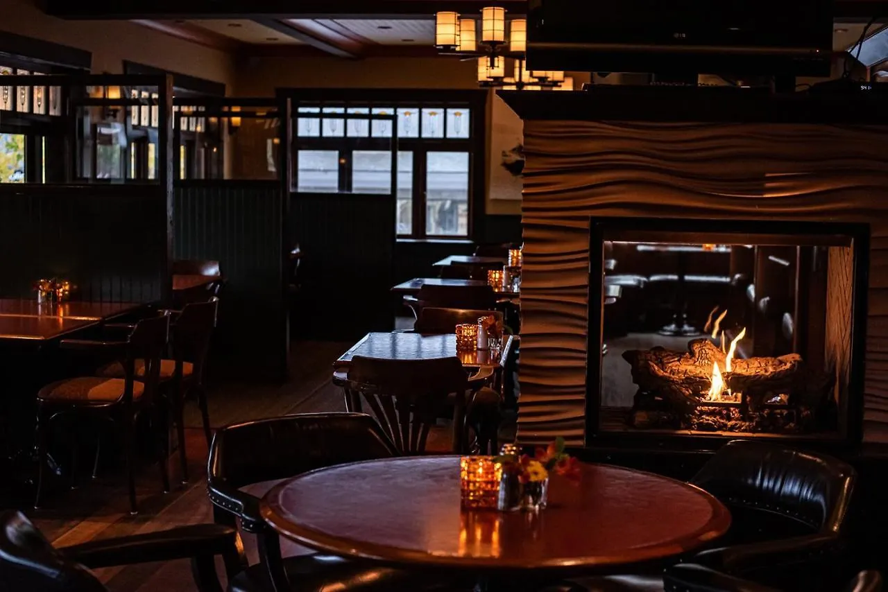 Salt Spring Inn Ltd Ganges